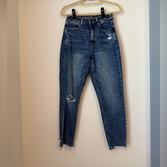💕American Eagle High Waist Stretch Mom Jeans - Picture 3 of 10